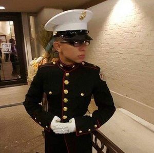 Meet your Posher, Lee